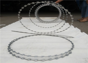 一本鎖のタイプとげがあるステンレス鋼かみそりワイヤー耐久の表面処理