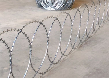 塀のクリップによって接続される平らな覆いかみそりワイヤーかみそりの刃の有刺鉄線