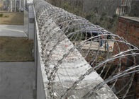 保護の塀のための二重刃の螺線形の有刺鉄線ロープの刃かみそりワイヤー